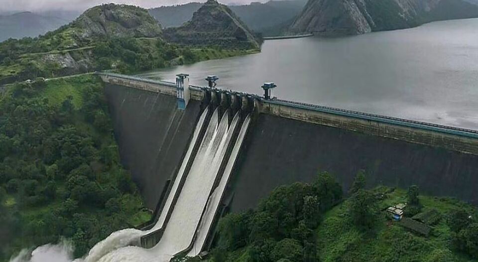 ഇടുക്കി ഡാമിൽ സുരക്ഷാ വീഴ്ച; പരിശോധന മറികടന്ന് അകത്തുകയറിയ യുവാവ് 11 ഇടങ്ങളിൽ താഴിട്ടു പൂട്ടി , പോലീസ് അന്വേഷണം തുടങ്ങി