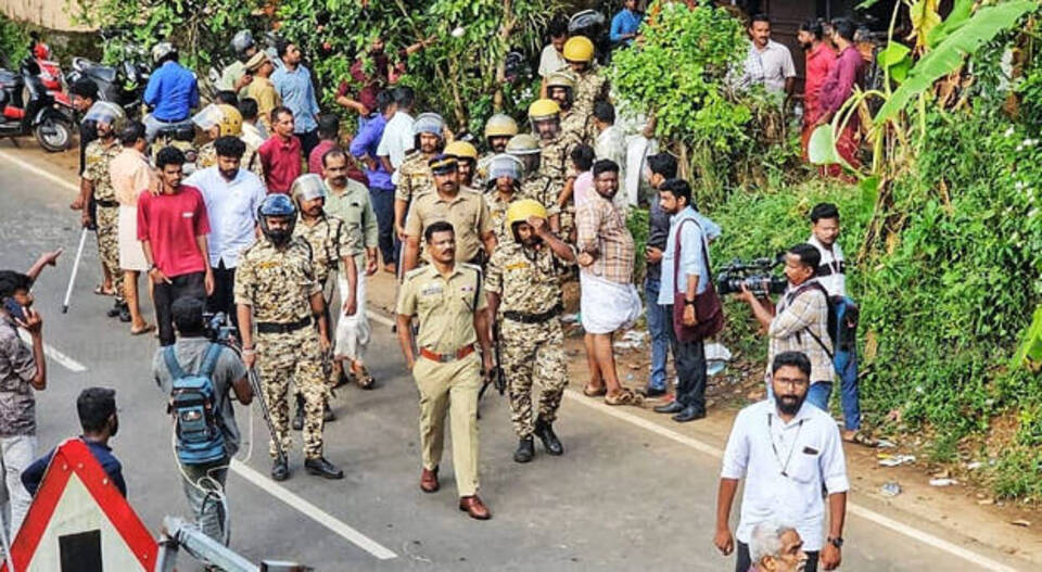 മണർകാട് യൂത്ത് കോൺഗ്രസ്- ഡിവൈഎഫ്ഐ സംഘർഷം; കല്ലേറിൽ ഇരുകൂട്ടർക്കും പരിക്ക്, പോലീസ് സ്ഥലത്ത് ക്യാമ്പ് ചെയ്യുന്നു