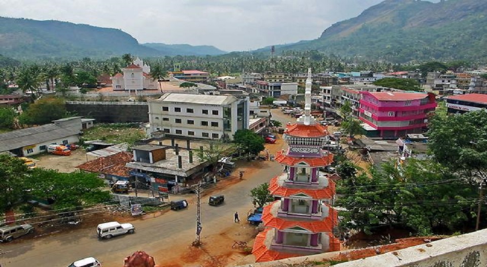 അടിമാലിയില്‍ യുവാവ് ദേഹത്ത് പെട്രോളൊഴിച്ച് തീകൊളുത്തി; ഗുരുതരാവസ്ഥയില്‍ ആശുപത്രിയില്‍