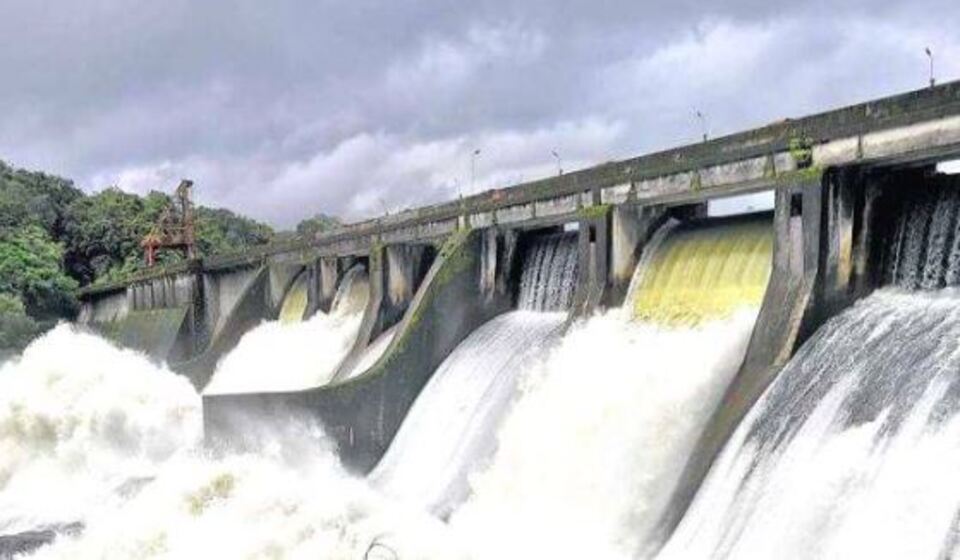 ഡാമുകള്‍ നിറയുന്നു; അപ്പർകുട്ടനാടൻ മേഖലകളിൽ വെള്ളം കയറിത്തുടങ്ങി; അടുത്ത അഞ്ച് ദിവസങ്ങളിലും കനത്ത മഴയ്ക്കും കാറ്റിനും സാധ്യതയെന്ന് മുന്നറിയിപ്പ്