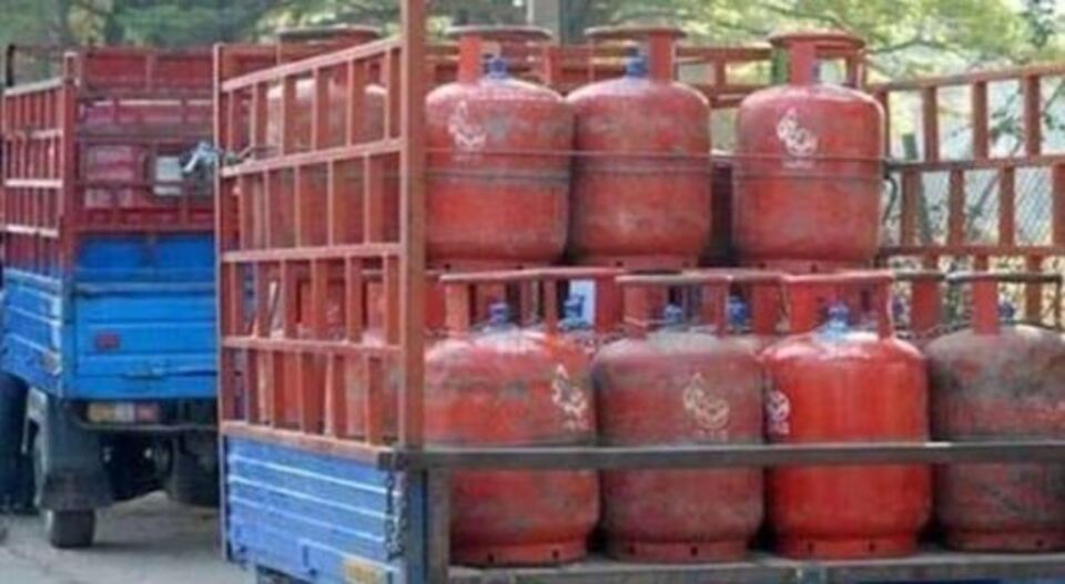 LPG നീക്കം പ്രതിസന്ധിയിലാകും; ട്രക്ക് ഡ്രൈവർമാർ അനിശ്ചിതകാല സമരത്തിലേക്ക്