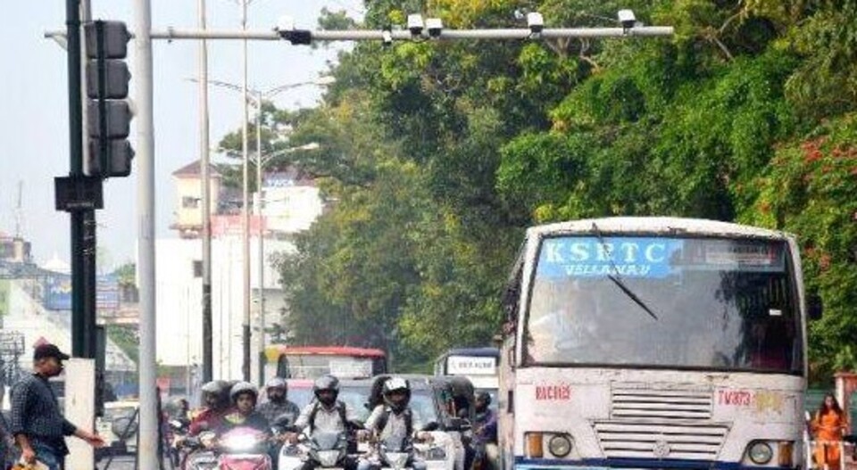 എഐ ക്യാമറ വന്നിട്ടും റോഡ് അപകടത്തിൽ കേരളം പിന്നോട്ടില്ല; കഴിഞ്ഞ വർഷം മാത്രം 4010 മരണം, അപകടങ്ങളില്‍ മൂന്നാം സ്ഥാനത്ത്