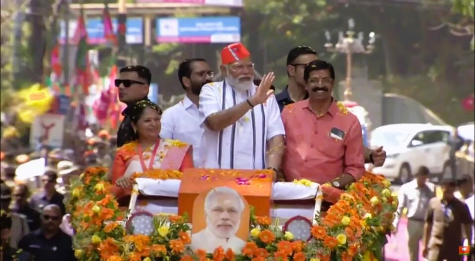 പാലക്കാട് അണികളെ ഇളക്കി മറിച്ച് മോദിഷോ; മുദ്രാവാക്യങ്ങള്‍ മുഴക്കി ആയിരങ്ങള്‍; കേരളത്തെ സൊമാലിയയോട് ഉപമിച്ച മോദി മാപ്പ് പറയണമെന്ന് കോണ്‍ഗ്രസ്