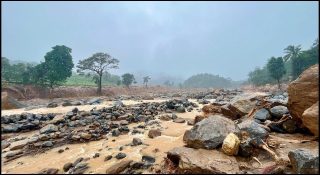 വെളളച്ചാട്ടത്തില്‍ കുത്തിയൊഴുകി ചിന്നിചിതറി മൃതദേഹങ്ങള്‍; ചാലിയാറിന് മരണത്തിന്റെ ചീഞ്ഞ ഗന്ധം