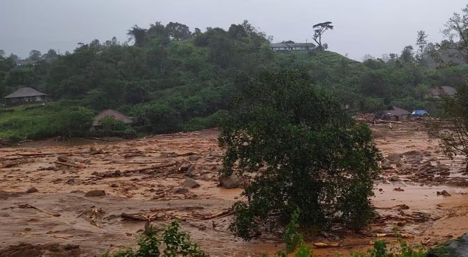 മുണ്ടക്കൈയില്‍ ജീവൻ്റെ തുടിപ്പ് അവശേഷിക്കുന്നില്ലെന്ന് തെർമൽ ഇമേജിംഗ് റിപ്പോർട്ടും; മരണം 313 ആയി