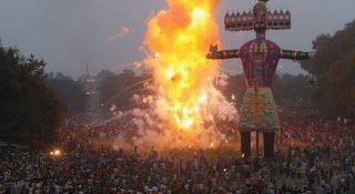 രാംലീല ആഘോഷിക്കാതെ രാവണനെ ദൈവമായി കാണുന്ന യുപി ഗ്രാമം; വേറിട്ട വിശ്വാസങ്ങളുമായി ബിസ്രാഖ്