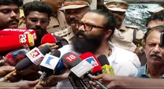 ‘ജീവിച്ചിരിക്കുന്ന രക്തസാക്ഷിയാണ്’ താനെന്ന് ജയസൂര്യ; ചോദ്യം ചെയ്യലിന് ഹാജരായി; വിട്ടയച്ചത് അറസ്റ്റ് രേഖപ്പെടുത്താതെ