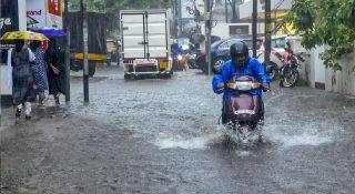 കേരളത്തിൽ മഴ ശക്തമാകും; മുന്നറിയിപ്പിൽ മാറ്റം; തിരുവനന്തപുരത്ത്  ഒരു മരണം